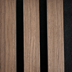 Muster eines Premium-Akustikpaneels aus geräuchertem Eichenfurnier, 150 x 120 mm