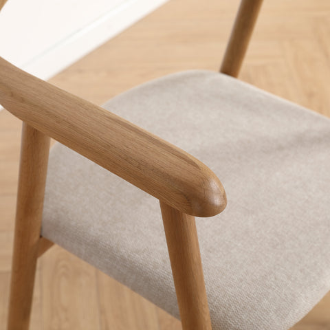 Jocelyn Esszimmerstuhl aus Eiche mit beige gepolsterter Sitzfläche