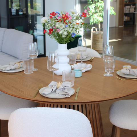 Lewis - Runder Esstisch mit Lamellen aus Eichenfurnier Ø140